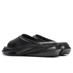 Mono Slide - Black -Birkenstock Store 1017 Alyx 9SM Mono Slide Black AAMSL0004LE01 BLK0001 11 08 22 Feature VR