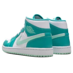 Air Jordan 1 Mid Women's - Washed Teal/Mint Foam/White -Birkenstock Store Air Jordan 1 Mid Women s Washed Teal Mint Foam White DV2229 300 08 02 22 Feature JAYLEEN 3