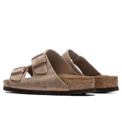 Birkenstock Wide Arizona Soft Footbed - Tobacco Brown -Birkenstock Store Birkenstock Arizona Soft Footbed Tobacco Brown 0552811 02 09 2021 01 3