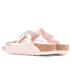 Birkenstock Narrow Arizona - Light Rose -Birkenstock Store Birkenstock Narrow Arizona Light Rose 1023528 11 20 22 Feature JM 5