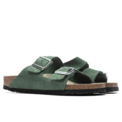 Birkenstock Narrow Arizona - Thyme -Birkenstock Store Birkenstock Narrow Arizona Suede Leather Thyme 1023543 02 02 23 Feature JP 4