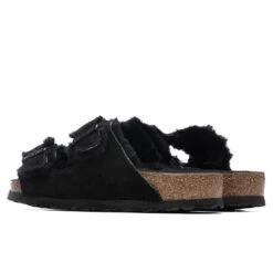 Birkenstock Wide Arizona Shearling - Black -Birkenstock Store Birkenstock Wide Arizona Shearling Black 0752661 07 09 2021 01 3