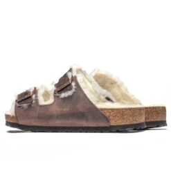 Birkenstock Wide Arizona Shearling - Habana Oil 8 Birkenstock Wide Arizona Shearling - Habana Oil -Birkenstock Store Birkenstock Wide Arizona Shearling Habana Oil 1021065 09 04 22 Feature JM 3