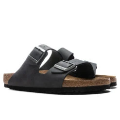 Birkenstock Wide Arizona Soft Footbed - Black 8 Birkenstock Wide Arizona Soft Footbed - Black -Birkenstock Store Birkenstock Wide Arizona Soft Footbed Black 0752481 03 10 22 Feature 2
