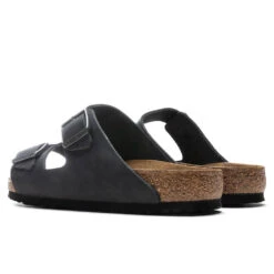 Birkenstock Wide Arizona Soft Footbed - Black 9 Birkenstock Wide Arizona Soft Footbed - Black -Birkenstock Store Birkenstock Wide Arizona Soft Footbed Black 0752481 03 10 22 Feature 3