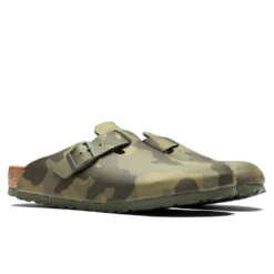 Birkenstock Wide Boston - Desert Soil Camo Green -Birkenstock Store Birkenstock Wide Boston Desert Soil Camo Green 1023211 02 23 23 Feature JP 4