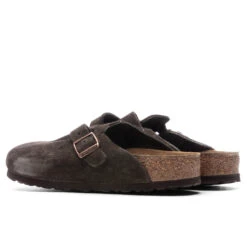 Birkenstock Wide Boston Soft Footbed Suede - Mocha 9 Birkenstock Wide Boston Soft Footbed Suede - Mocha -Birkenstock Store Birkenstock Wide Boston Soft Footbed Mocha 0660461 03 05 23 Feature VR 4