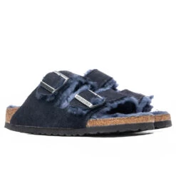 Birkenstock Women's Narrow Arizona Shearling - Midnight -Birkenstock Store Birkenstock Women s Narrow Arizona Shearling Midnight 1020583 09 04 22 Feature JM 2