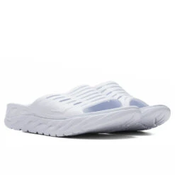 Hoka Ora Recovery Slide - White/White -Birkenstock Store Hoka One One Ora Recovery Slide White White 1134527 WWH 06 27 22 Feature MARY NELLE 2