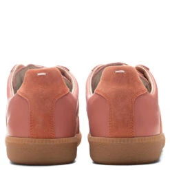 Maison Margiela Replica Low Top - Coquille/Arabesque 9 Maison Margiela Replica Low Top - Coquille/Arabesque -Birkenstock Store Maison Margiela Replica Low Top Coquille Arabesque S57WS0236 P1895 H9140 04 03 22 Feature 6