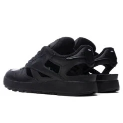 Maison Margiela X Reebok Décortiqué’ Classic Leather Sneaker - Black 10 Maison Margiela X Reebok Décortiqué’ Classic Leather Sneaker - Black -Birkenstock Store Maison Margiela x Reebok Decortique Classic Leather Sneaker Black S57WS0429.P4376.T8013 01 29 2022 01 3