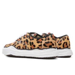 Baker - Leopard 8 Baker - Leopard -Birkenstock Store Maison Mihara Yasuhiro Baker Leopard A07FW738 LEO 08 21 2021 01 3
