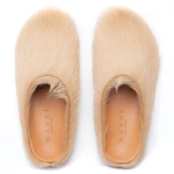 Marni Fussbett Sabot - Beige -Birkenstock Store Marni Fussbett Sabot Beige SBMR000600 P4122 00W20 11 29 22 Feature JM 6