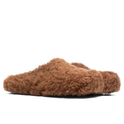 Marni Sabot - Caramel 8 Marni Sabot - Caramel -Birkenstock Store Marni Sabot Caramel SBMR000600 LM071 00M24 08 18 22 Feature VR 5