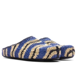 Marni X No Vacancy Inn Fussbett Sabot - Vivid Blue/Natural -Birkenstock Store Marni x No Vacancy Inn Fussbett Sabot Vivid Blue Natural SBMR002800 P5495 ZO541 05 17 23 Feature VR 5