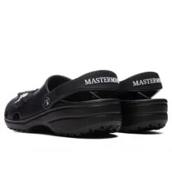 Mastermind Japan X Crocs Classic Clog - Black -Birkenstock Store Mastermind x Crocs Classic Clog Black 208211 001 07 06 22 Feature JAYLEEN 6