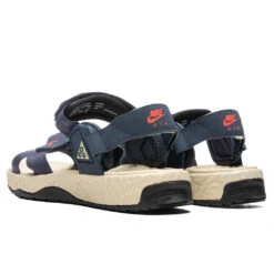 Nike ACG Air Deschutz+ - Midnight Navy/Light Crimson/Thunder Blue -Birkenstock Store Nike ACG Air Deschutz Midnight Navy Light Crimson Thunder Blue DO8951 401 07 06 22 Feature JP 5