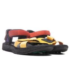 Nike ACG Air Deschutz+ - Solar Flare/Action Grape/Cinnabar -Birkenstock Store Nike ACG Air Deschutz Solar Flare Action Grape Cinnabar DO8951 700 07 06 22 Feature JP 4