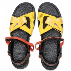 Nike ACG Air Deschutz+ - Solar Flare/Action Grape/Cinnabar -Birkenstock Store Nike ACG Air Deschutz Solar Flare Action Grape Cinnabar DO8951 700 07 06 22 Feature JP 6