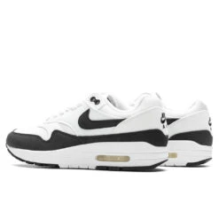 Nike Women's Air Max 1 '87 - White/Black 9 Nike Women's Air Max 1 '87 - White/Black -Birkenstock Store Nike Air Max 1 87 Women s White Black Summit White DZ2628 102 09 27 23 Feature KN 5