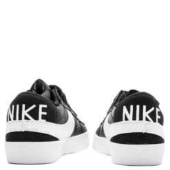 Nike Women's Blazer Low '77 Jumbo - Black/White/Team Orange 9 Nike Women's Blazer Low '77 Jumbo - Black/White/Team Orange -Birkenstock Store Nike Blazer Low 77 Jumbo Black White Black DQ1470 002 10 05 23 Feature VR 6