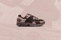 Nike Women's Zoom Vomero 5 - Plum Eclipse/Black/Pink Oxford -Birkenstock Store Nike Vomero 5 Women s Plum Eclipse Black Pink Oxford FV1166 200 10 20 23 Feature