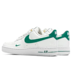 Nike Women's Air Force 1 '07 SE - Sail/Malachite/White/Metallic Gold -Birkenstock Store Nike Women s Air Force 1 07 SE Sail Malachite White Metallic Gold DQ7582 101 12 05 22 Feature JP 5