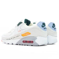 Nike Air Max 90 Women's - Summit White/Pro Green -Birkenstock Store Nike Women s Air Max Bliss White Summit White DV2188 100 10 01 22 Feature DUKE 3