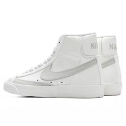 Nike Women's Blazer Mid '77 Vintage - Sail/Light Bone/Sail -Birkenstock Store Nike Women s Women s Blazer Mid 77 Vintage Sail Light Bone Sail CZ1055 120 11 12 22 Feature VR 5