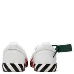 Low Vulcanized Calf Leather - White/Black -Birkenstock Store Off White c o Virgil Abloh Low Vulcanized Calf Leather White Black OMIA085C99LEA0010110 07 06 22 Feature JP 6