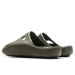Meteor Padded Slider - Military/Military 9 Meteor Padded Slider - Military/Military -Birkenstock Store Off White c o Virgil Abloh Meteor Padded Slider Military M OMIC014S23MAT0015656 05 08 23 Feature JP 6