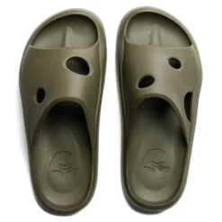 Birkenstock Store -Birkenstock Store Off White c o Virgil Abloh Meteor Padded Slider Military M OMIC014S23MAT0015656 05 08 23 Feature JP 8