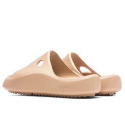Meteor Rubber Slider - Camel/Camel 8 Meteor Rubber Slider - Camel/Camel -Birkenstock Store Off White c o Virgil Abloh Meteor Rubber Slider Camel Camel OMIC014F22MAT0016262 11 15 22 Feature VR 4