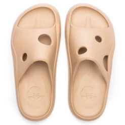 Meteor Rubber Slider - Camel/Camel 9 Meteor Rubber Slider - Camel/Camel -Birkenstock Store Off White c o Virgil Abloh Meteor Rubber Slider Camel Camel OMIC014F22MAT0016262 11 15 22 Feature VR 6