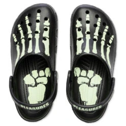 Pleasures X Classic Clog - Black 10 Pleasures X Classic Clog - Black -Birkenstock Store Pleasures x Crocs Classic Clog Black 208267 001 10 28 22 Feature VR 6