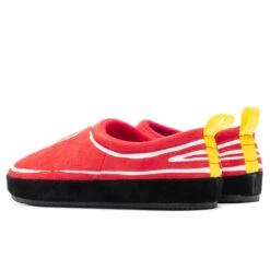 Puma X Joshua Vides Ferrari Tuff - Rosso Corsa/Black -Birkenstock Store Puma x JV Ferrari Tuff Red 307997 01 11 06 23 Feature VR 4