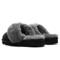 Ugg Women's Cozy Slipper - Black 8 Ugg Women's Cozy Slipper - Black -Birkenstock Store UGG Women s Cozy Slipper Black 1117659 BLK 03 10 22 Feature 5
